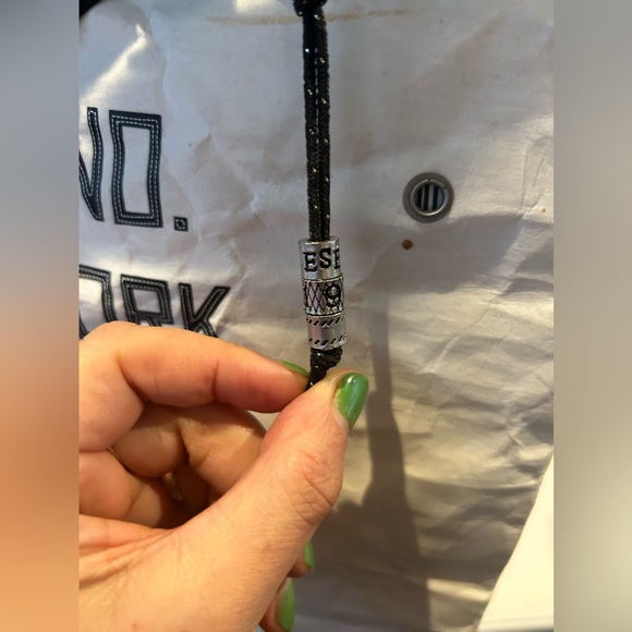 Diesel white and black waxed canvas tote. Zippers. Inside and outside pockets - Picture 5 of 9